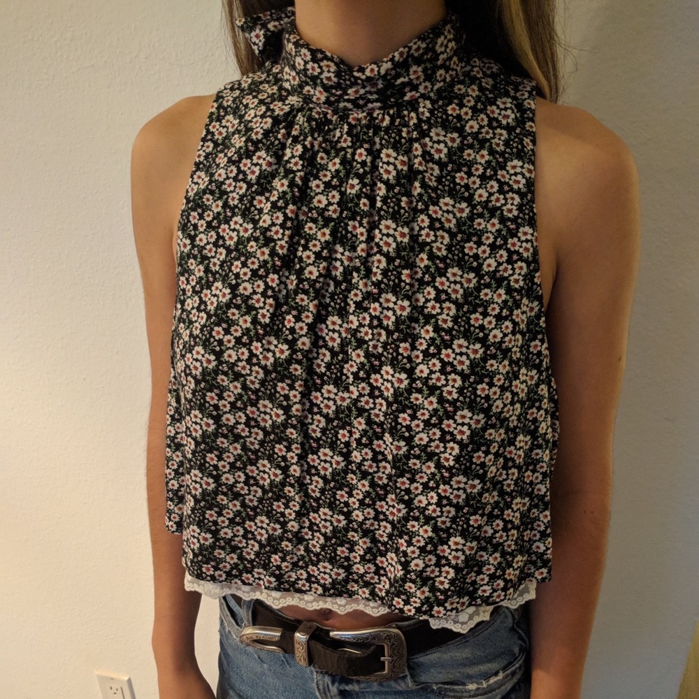 Floral lace underlay tie back top Size Small